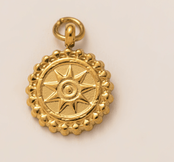 Golden Sun Charm - 18k Guldpläterat