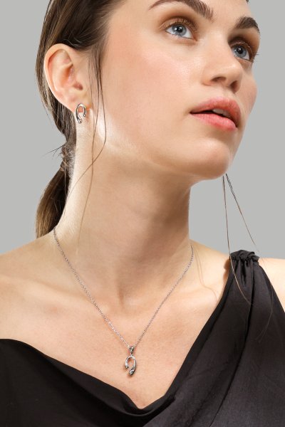 Halsband Silver Flow – Silverpläterat