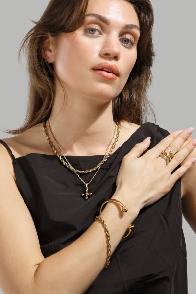 Emerald Cross Brown Halsband – 18k Guldpläterat