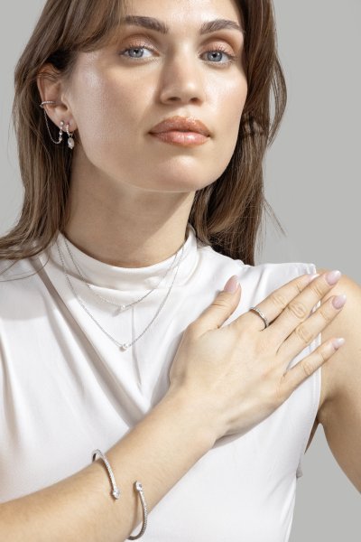 Pearl Charm Örhängen – Silver Plated