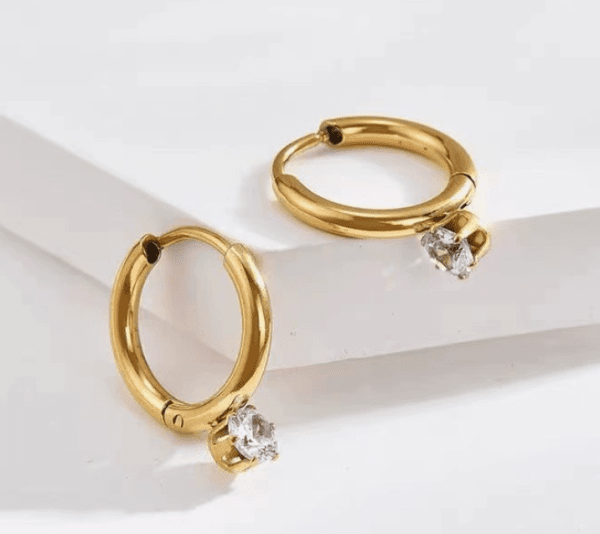 Radiance Drop Örhängen – 18k Guldpläterade