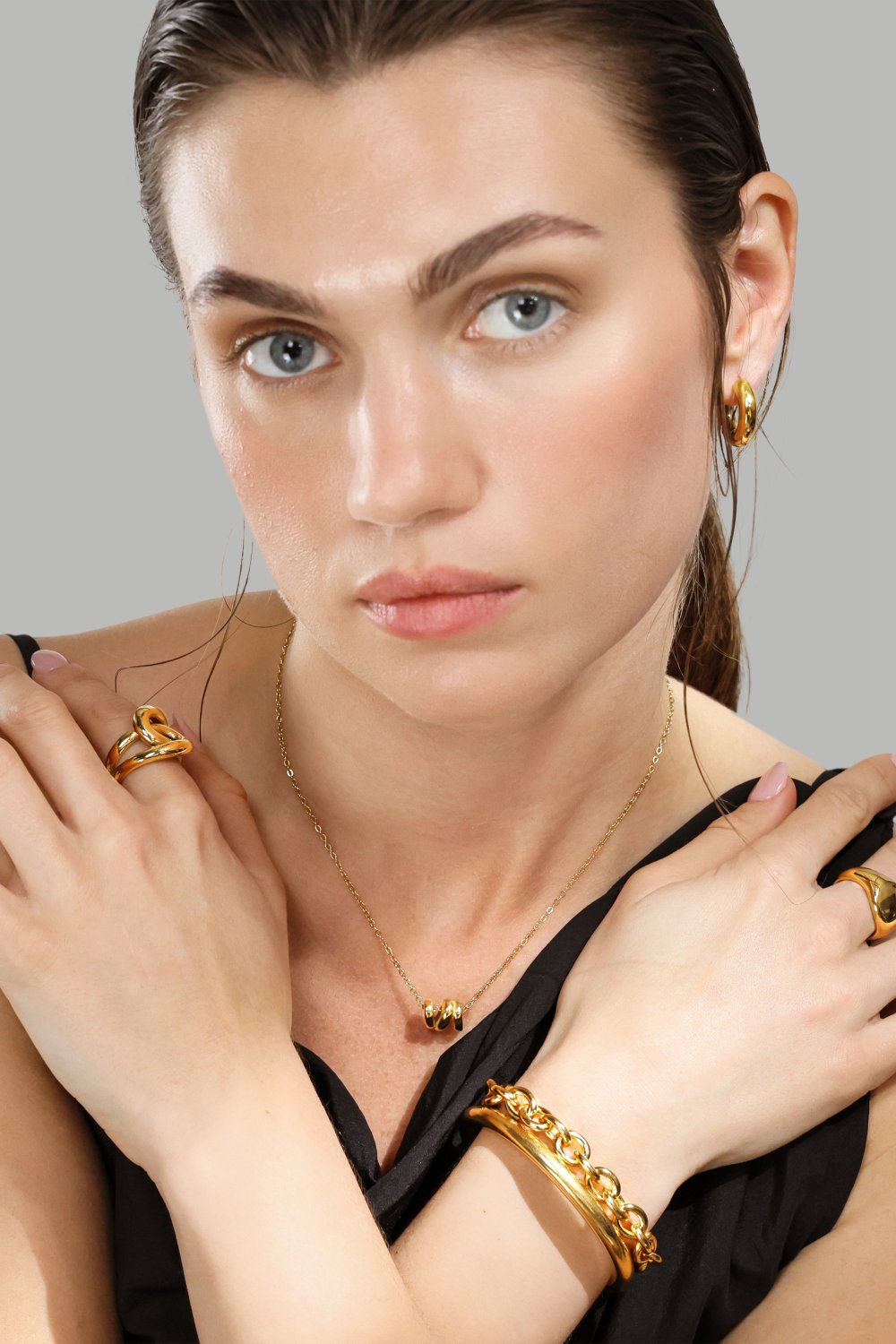 Halsband W-Twist – 18k Guldpläterat