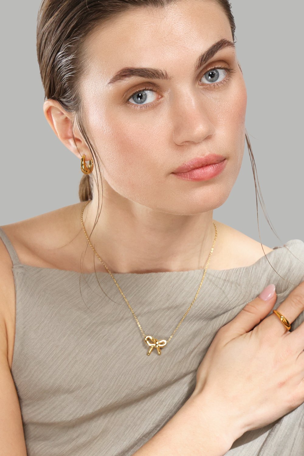 Halsband Golden Bow - 18k Guldpläterat