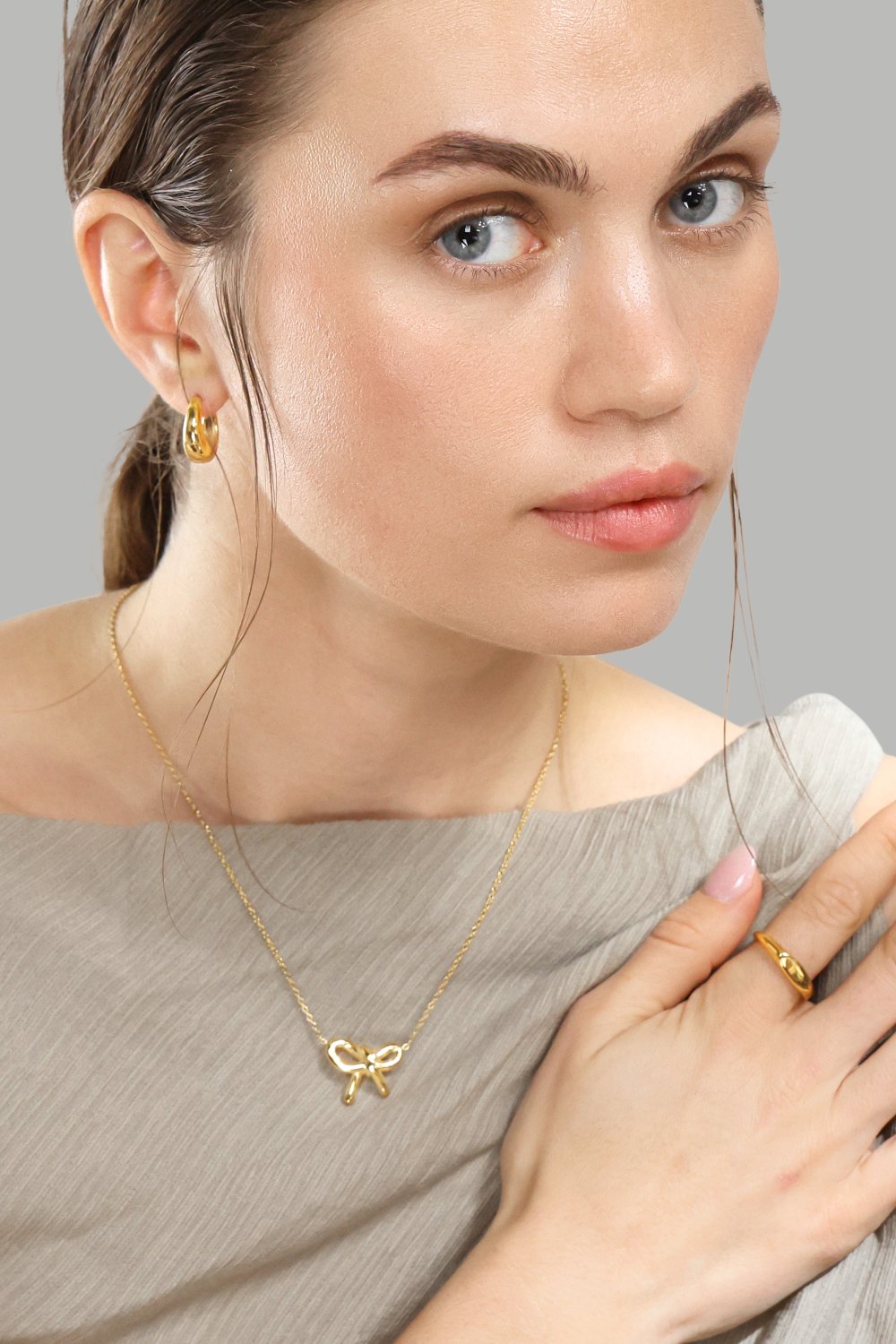 Halsband Golden Bow - 18k Guldpläterat